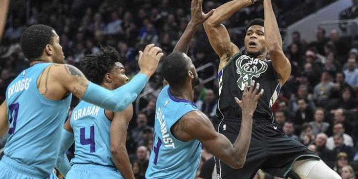  马赛主场遭遇逆转痛失好局排名跌落至第五位